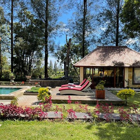 Balinese Villa In Berastagi Exteriér fotografie